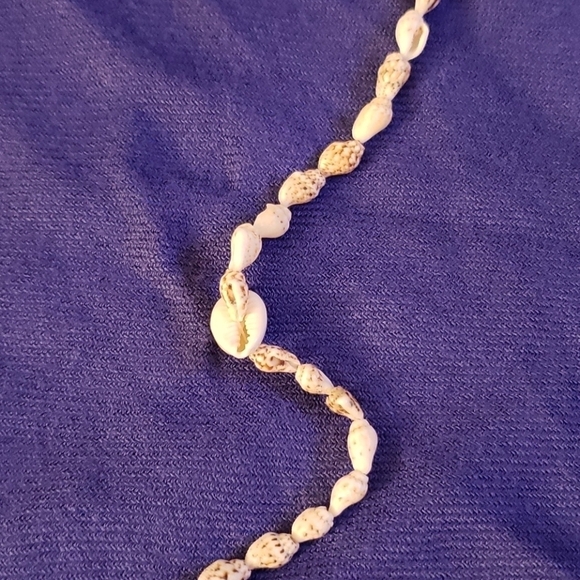 Cowrie Shell Necklace - Picture 5 of 5